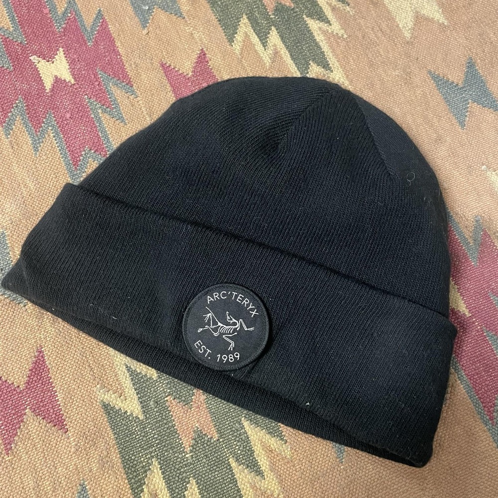 Arc'teryx Hat Beanie Mens OS Black Bird Patch Toque Fleece Lined Winter Knit